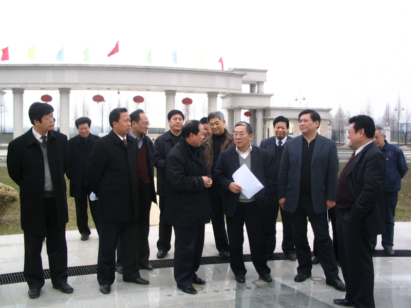 2006年2月12日，湖北省常務(wù)副省長(zhǎng)周堅(jiān)衛(wèi)到公司調(diào)研